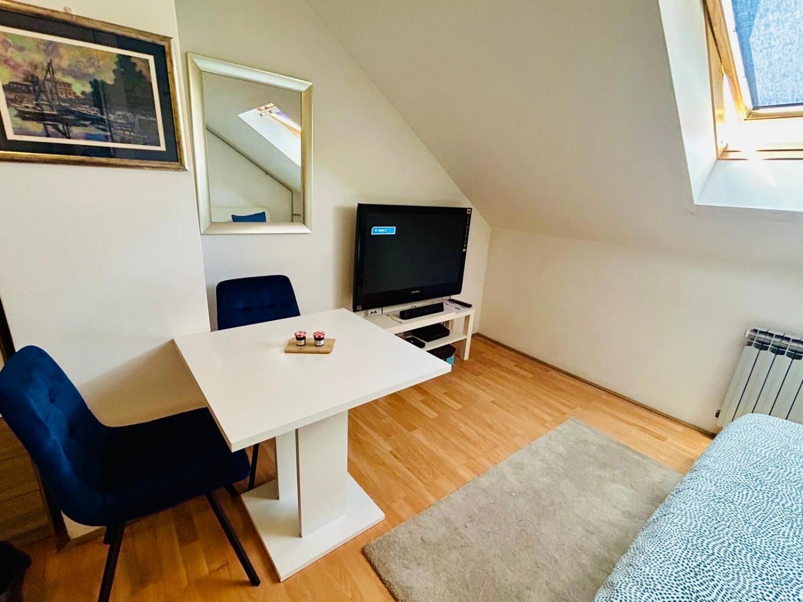 Mia Airport Studio Apartment - 0-24H Self Check In&Out - Parking On Site 벨리카 고리차 외부 사진