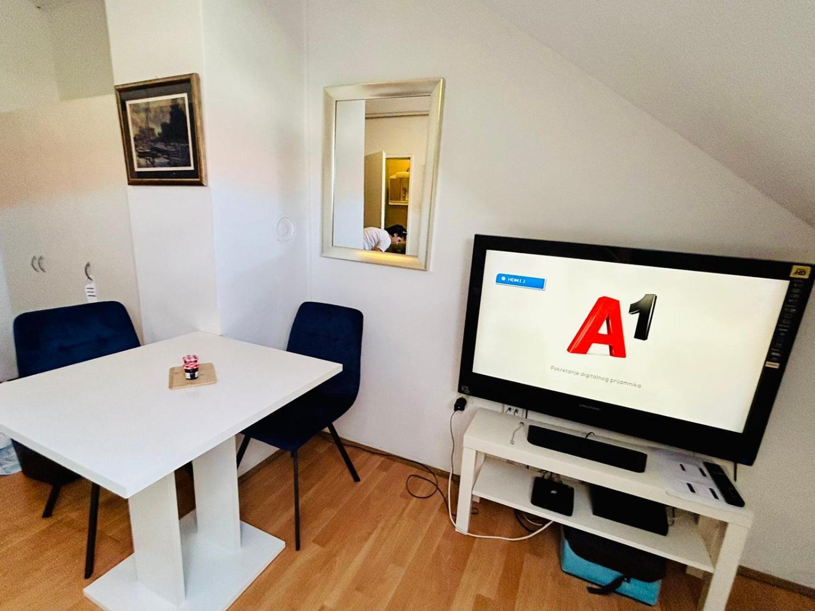 Mia Airport Studio Apartment - 0-24H Self Check In&Out - Parking On Site 벨리카 고리차 외부 사진