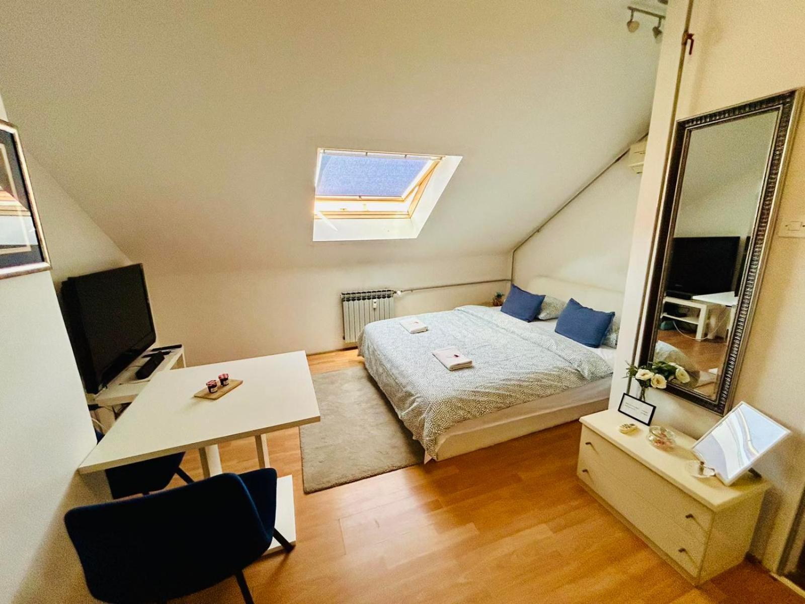 Mia Airport Studio Apartment - 0-24H Self Check In&Out - Parking On Site 벨리카 고리차 외부 사진