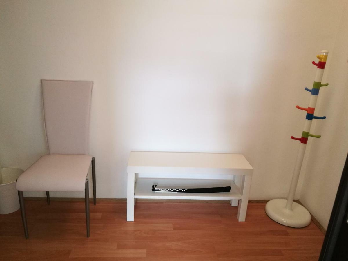 Mia Airport Studio Apartment - 0-24H Self Check In&Out - Parking On Site 벨리카 고리차 외부 사진