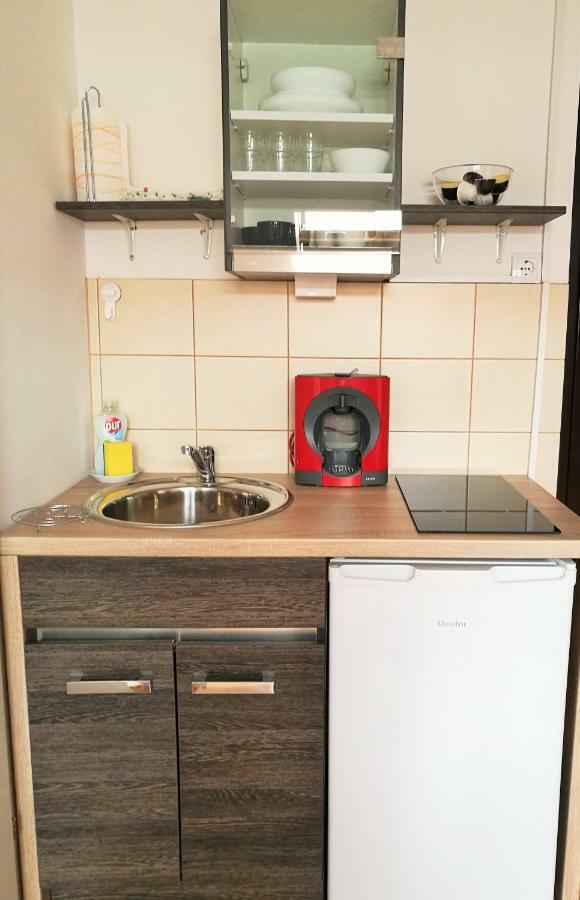 Mia Airport Studio Apartment - 0-24H Self Check In&Out - Parking On Site 벨리카 고리차 외부 사진
